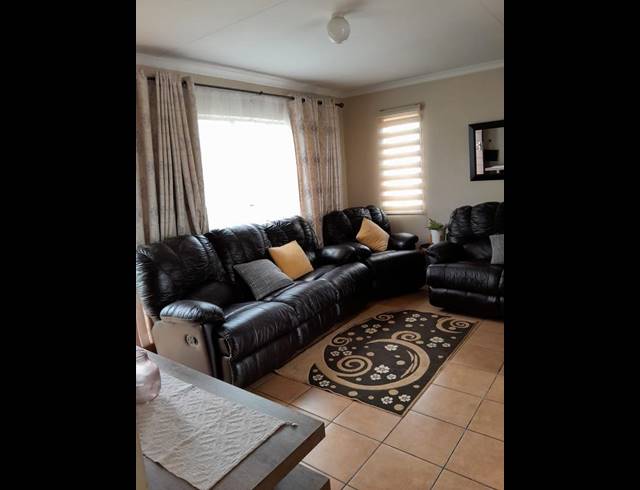 3 BEDROOM HOUSE FOR SALE IN SKY CITY